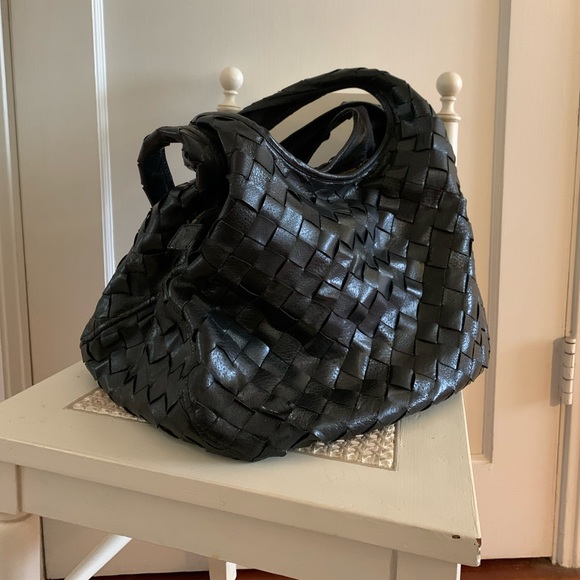 BLACK LEATHER CRISSCROSS BAG - Picture 4 of 10